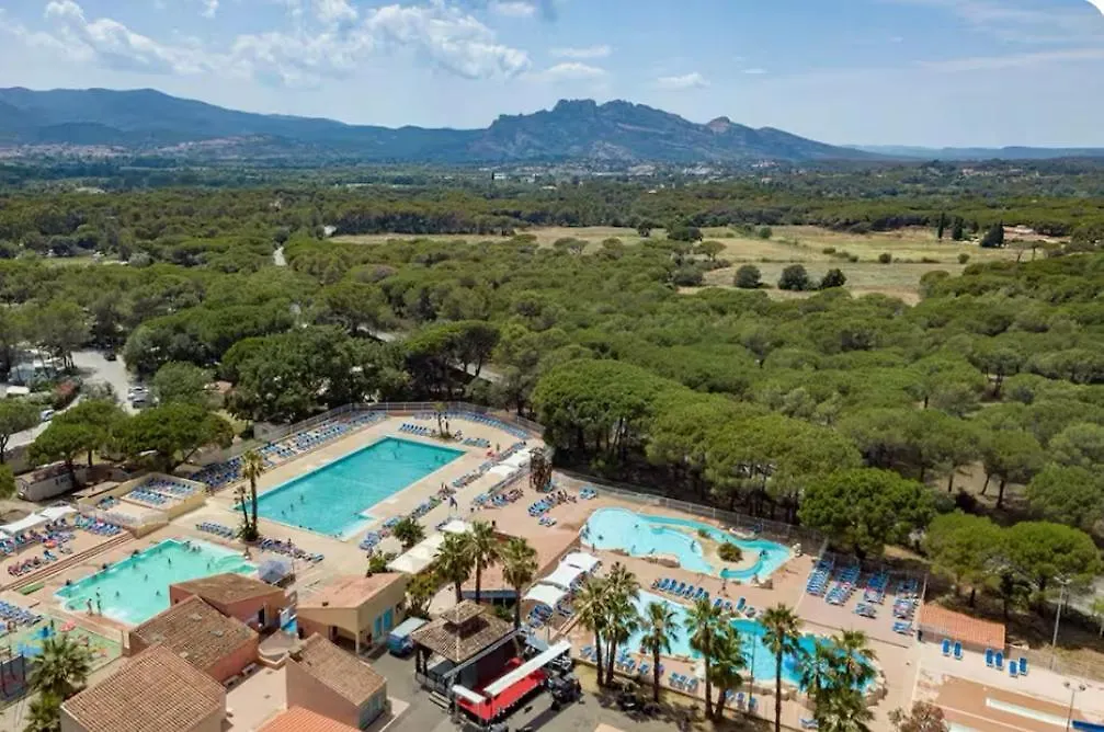 Campsite Location Camping Montana Parc 5 Etoiles Puget-sur Argens France